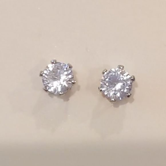 CZ Stud Earrings Mini XS 0.4cm - Picture 3 of 13